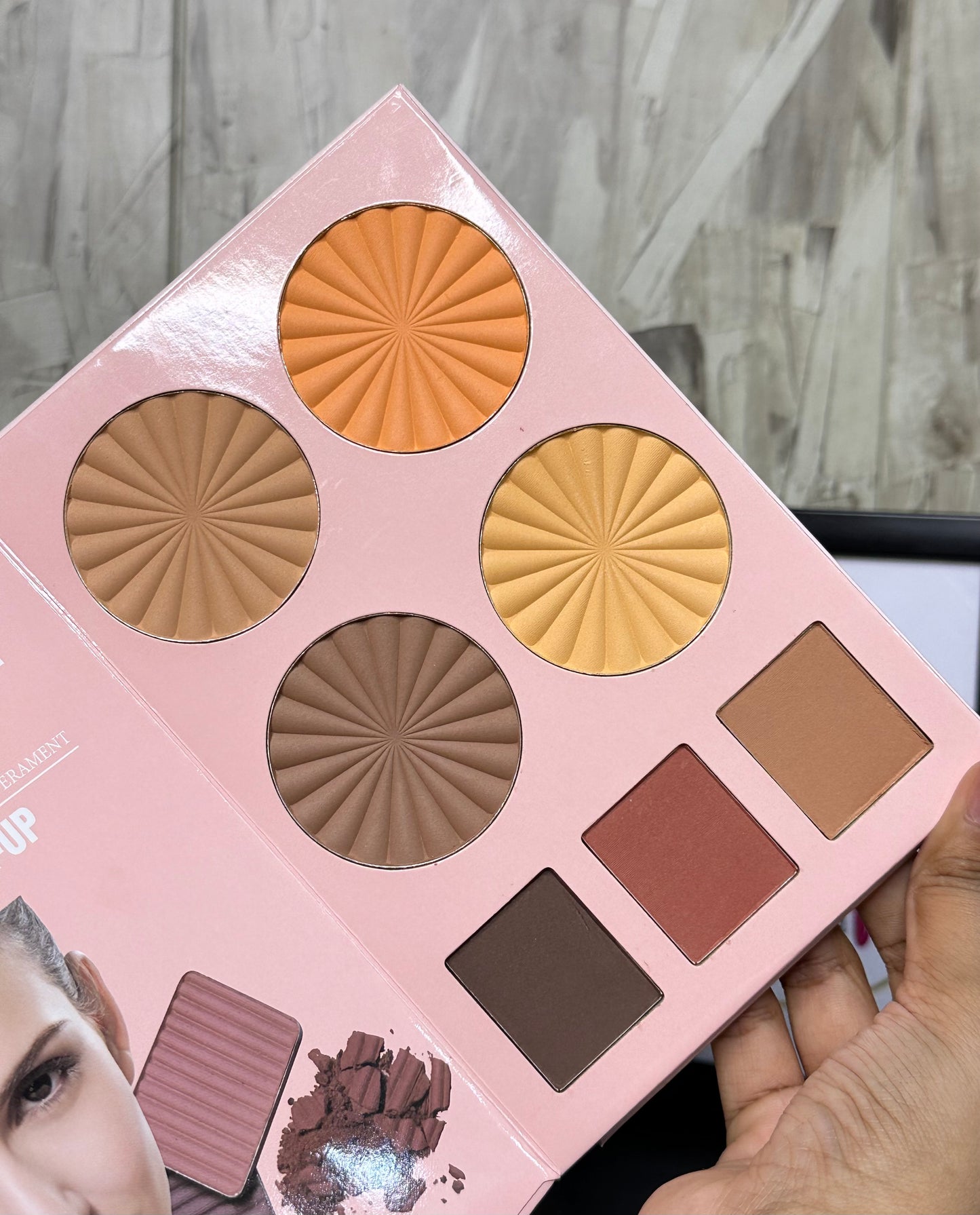 Beauty Gelanzi Makeup Book (Read T&C)