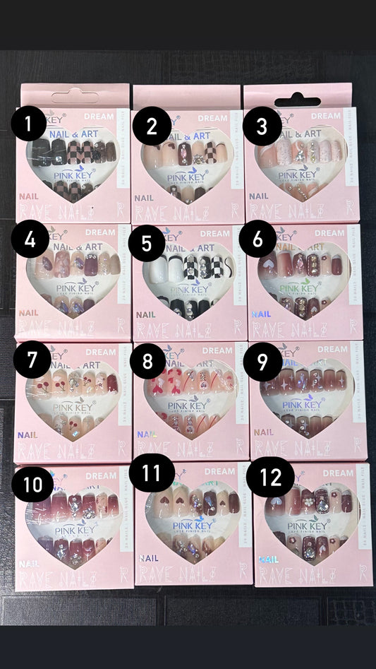 Luxury Short Nails ( Random )