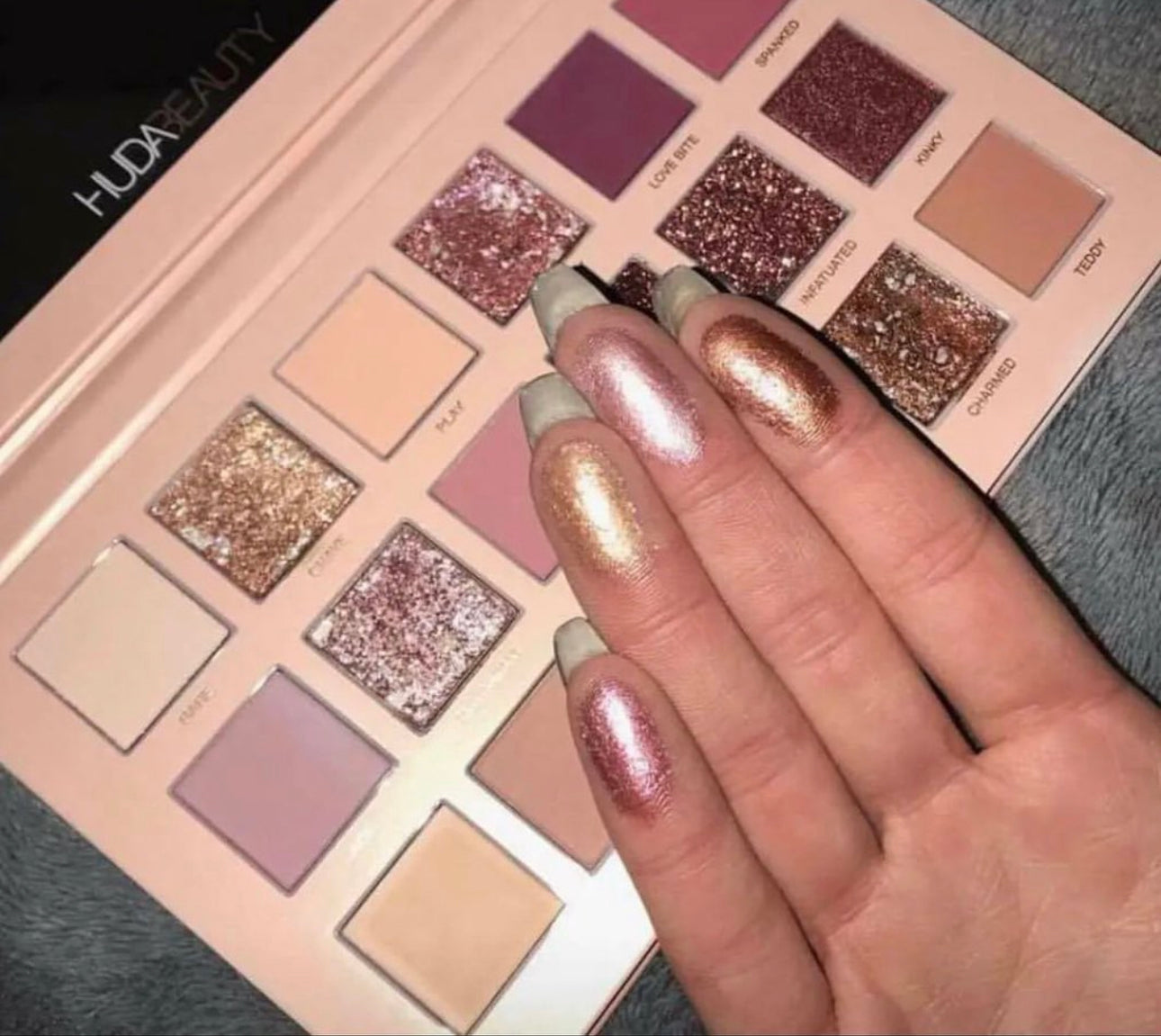 Huda Beauty Nude Palatte