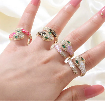 Snake Pattern Ring With Emerald (Adjustable)