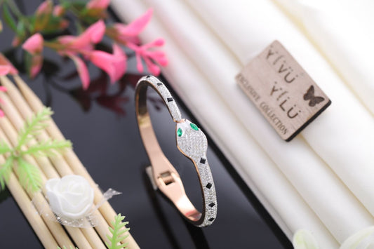 Snake Emerald Bracelet (FLAT 50% OFF RIGHT NOW)